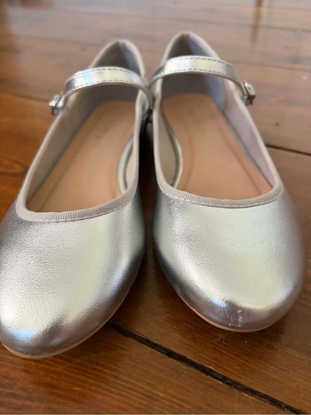 Madden Girl Silver Mary Jane Flats| size 6.5